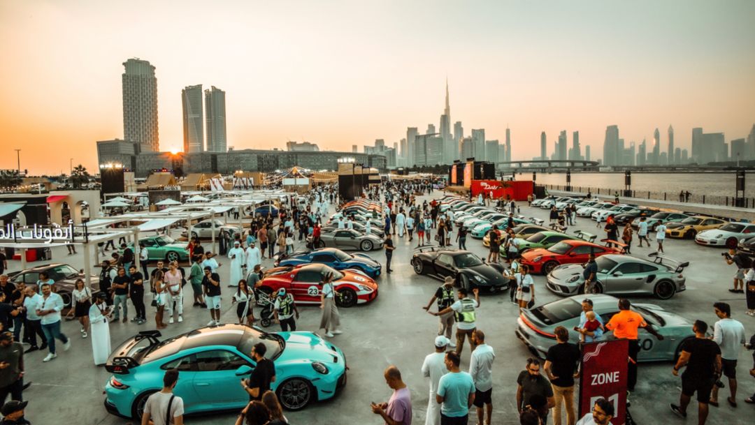2022 年 Icons of Porsche 在迪拜吸引了 1.5 万名爱好者